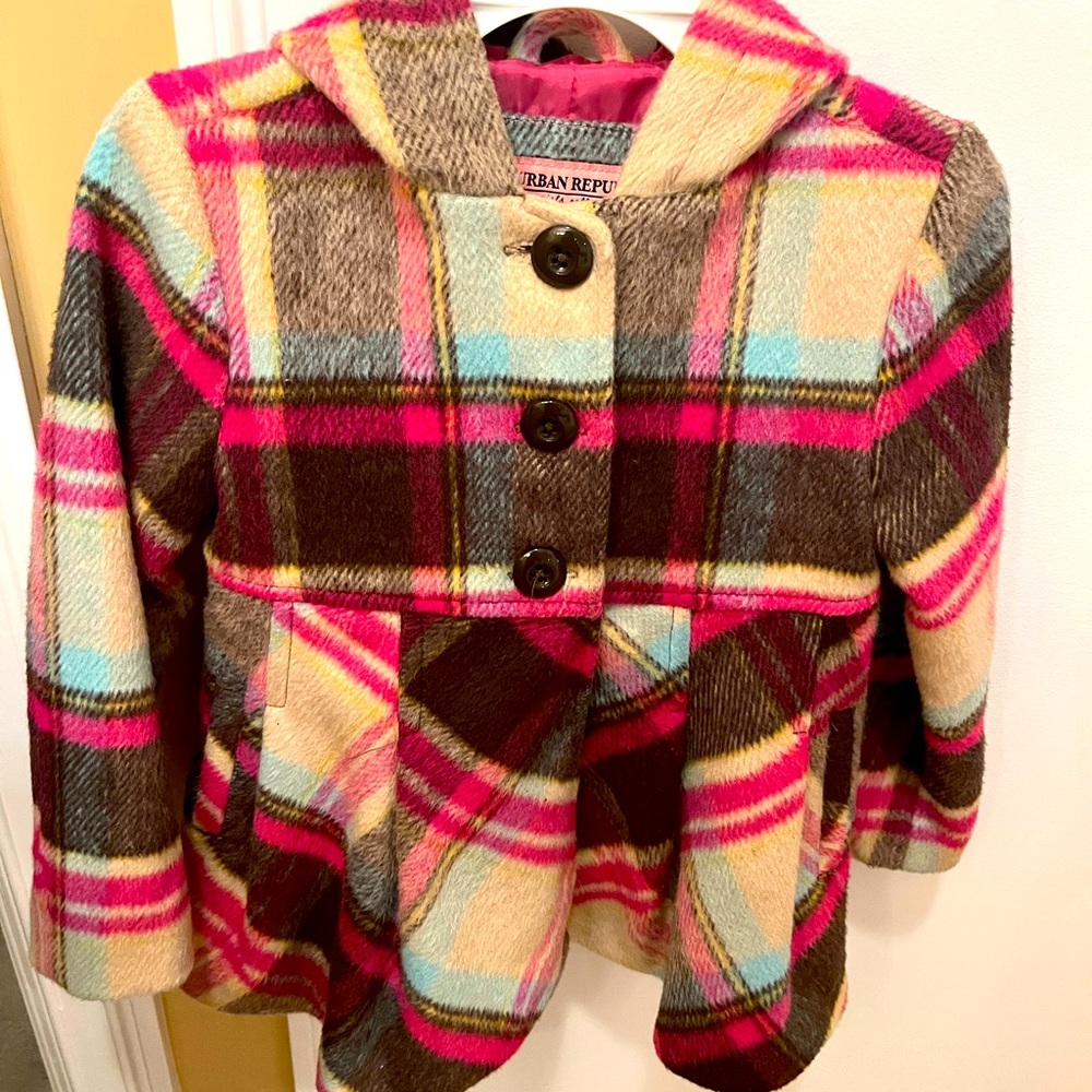 Like new girl coat. Burberry brand look alike.